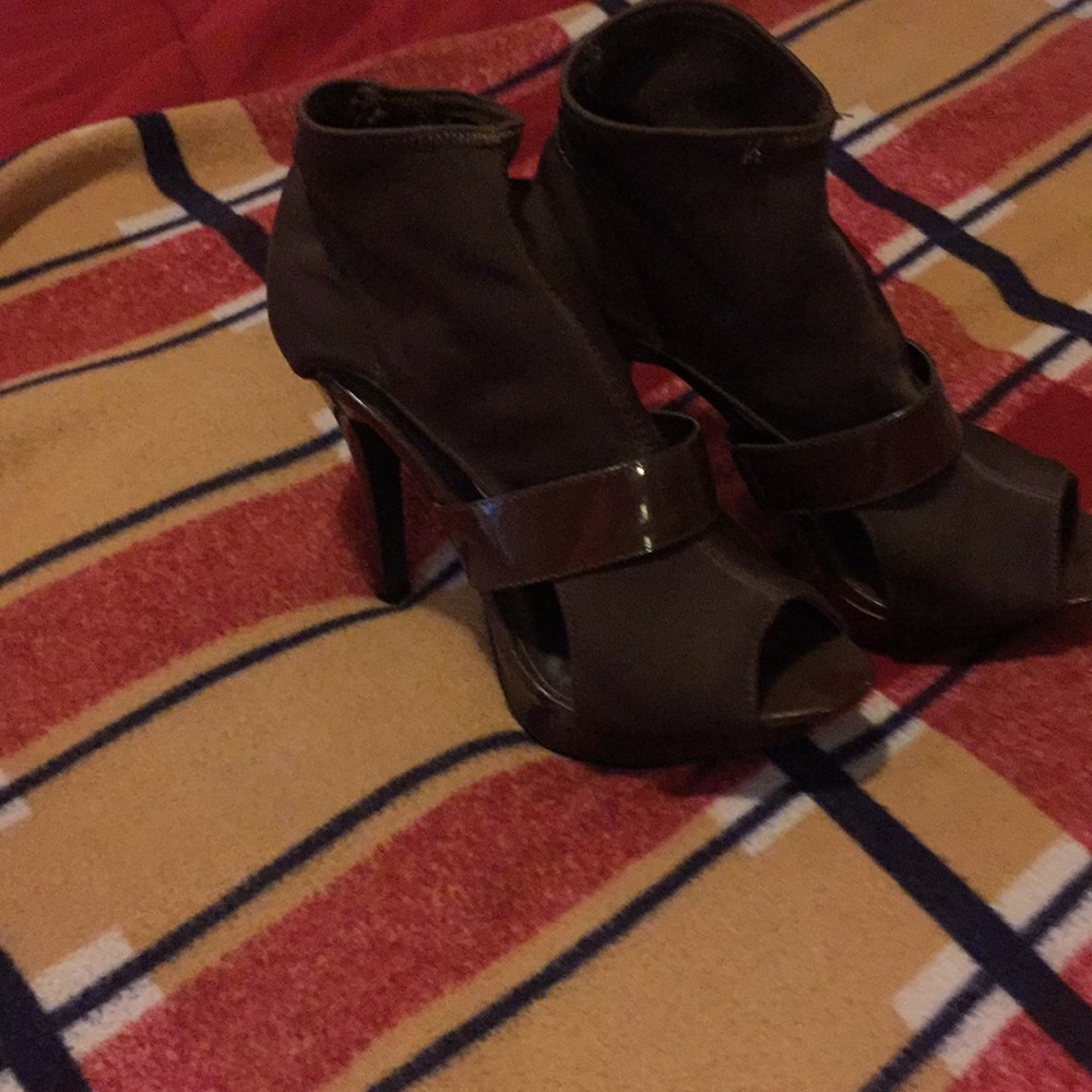 Hi heels shoes